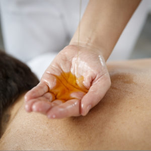 Honigmassage - unsere Massage- und Wellnessangebote in der Waldsee-Therme