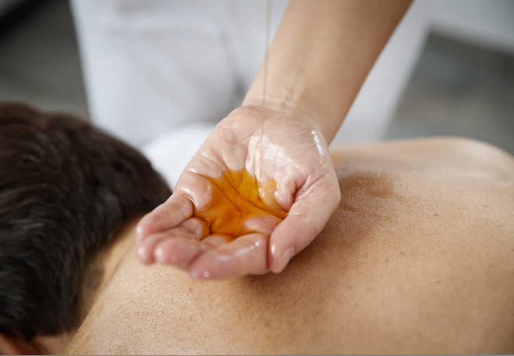 Honigmassage - unsere Massage- und Wellnessangebote in der Waldsee-Therme